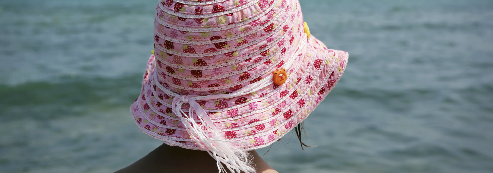 Kind mit Sonnenhut